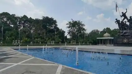 03.13 马来西亚吉隆坡黑风洞 国家英雄纪念碑