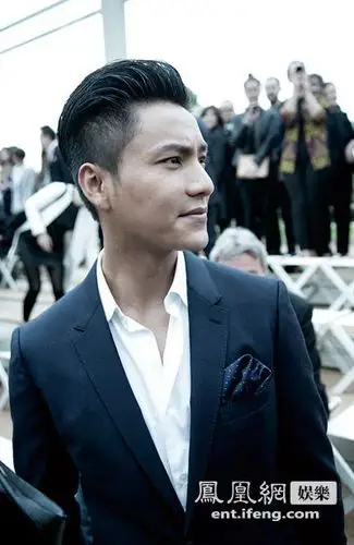 今年18了,一直以来都留的这个发型,就叫刺头吧,但是