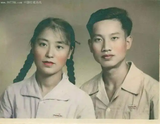 征集父母当年的结婚照感恩父母致敬爱情庆祝中华人民共和国成立70周年