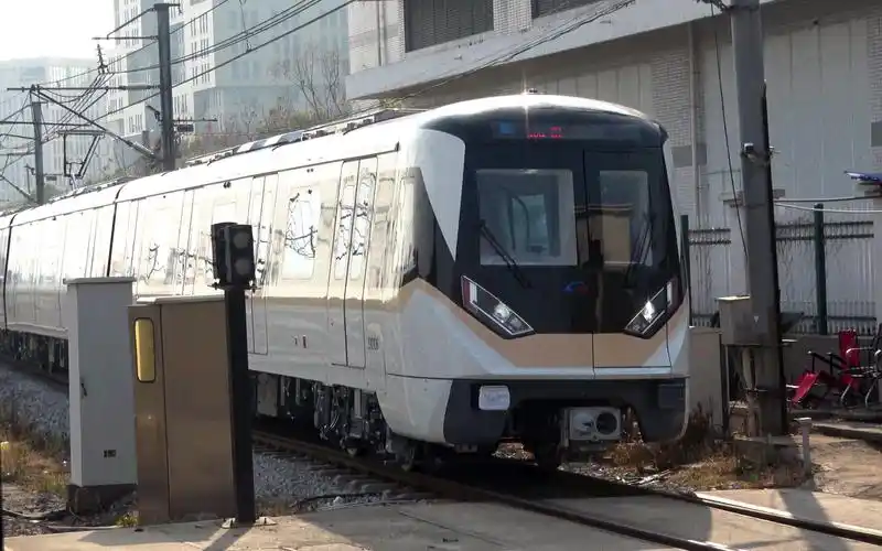 苏州地铁s1号线列车浦镇厂试车