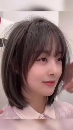 八字刘海短发图片女