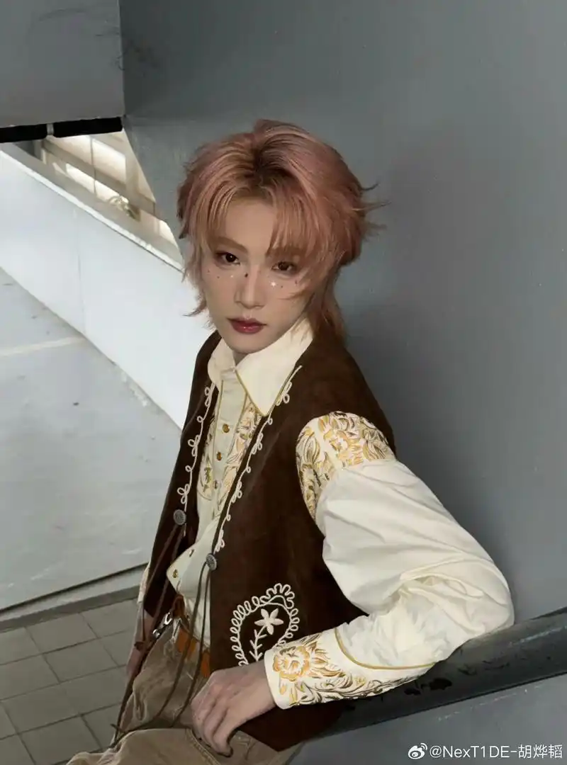 还是孩子自己拍的好看🥰 🥕🥕🥕 #胡烨韬 #next1de胡烨韬