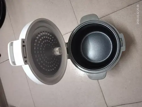 长虹(changhong)电饭锅cfb-30w1灰白色 聚能蜂窝内胆 3l机械式家用