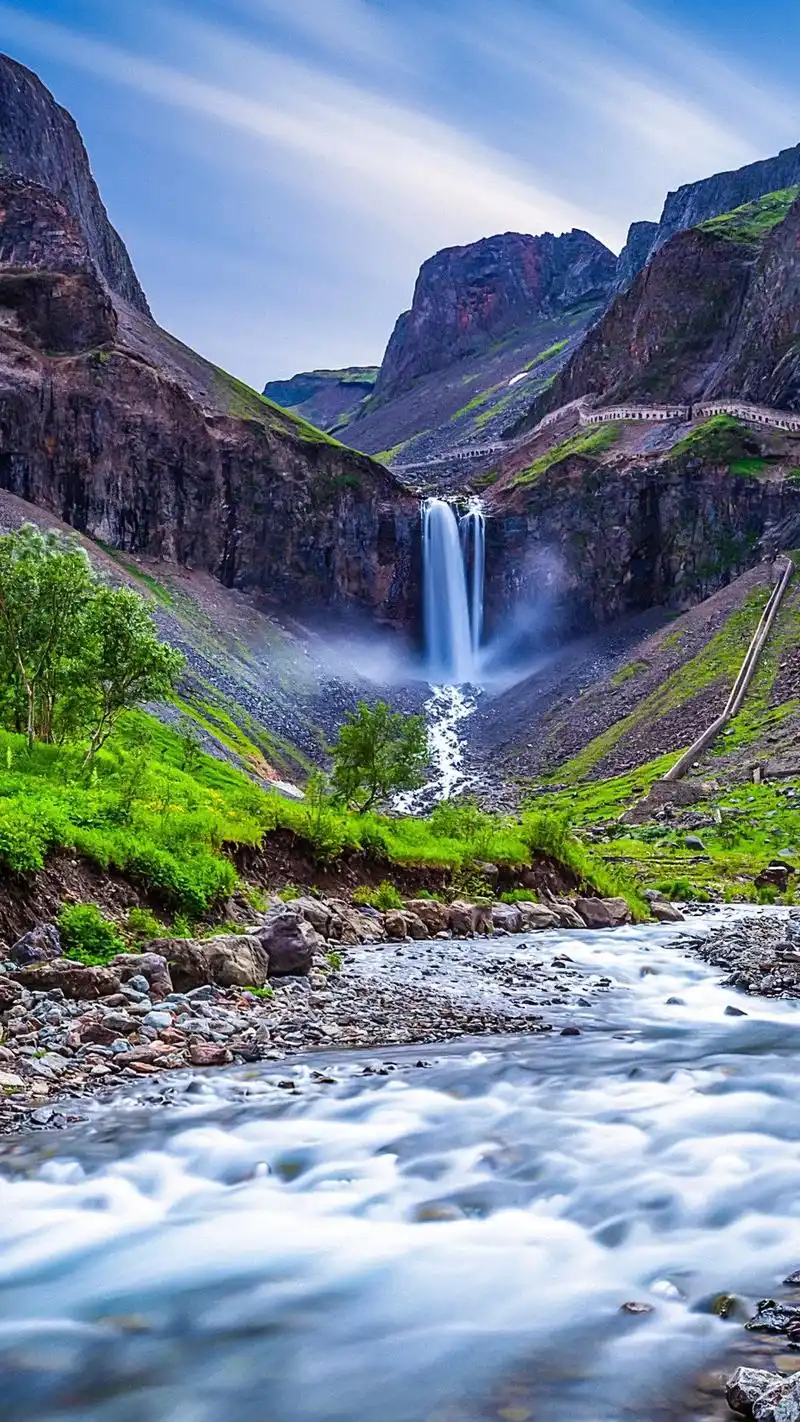 长白山瀑布四季.