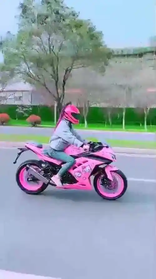 火箭少女摩托车