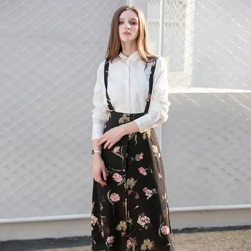 简朵2020春季新款百搭背带裙中长款印花裙子潮流女装半身裙b81113