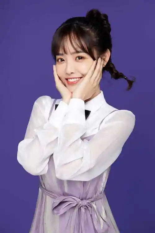 p>朱容君 sup class="normal">  /sup>,别名兔子牙,歌手,演员.