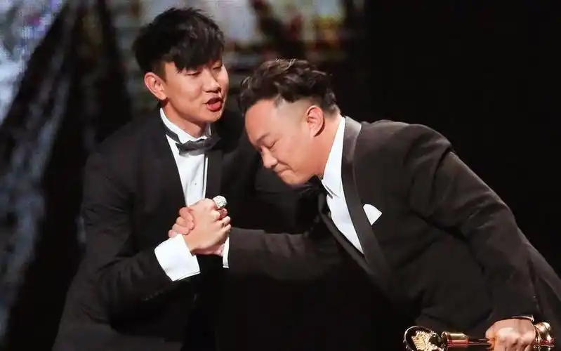 【ido娱乐】台湾论坛:《林俊杰pk陈奕迅,谁的唱功更强?》