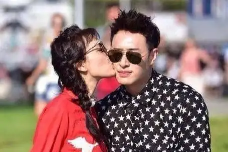 40岁吴昕恋爱多年,现已秘密领证?|郑恺|郑凯|李易峰|潘玮柏_网易订阅