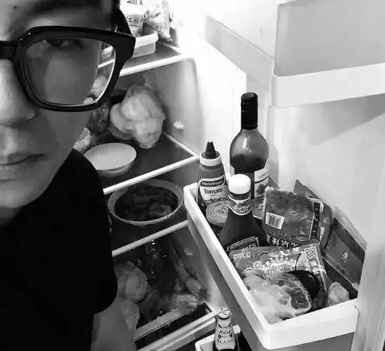 朱亚文豪宅:为女儿装扮公主房,客厅简单接地气,好老公好爸爸