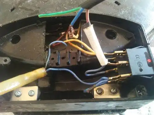 哪位师傅请看看我这连接电饼铛线接的对吗?