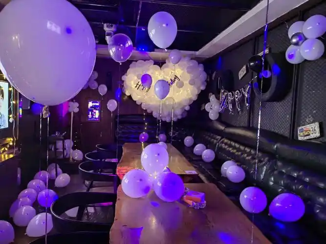 ktv生日派对布置慕马