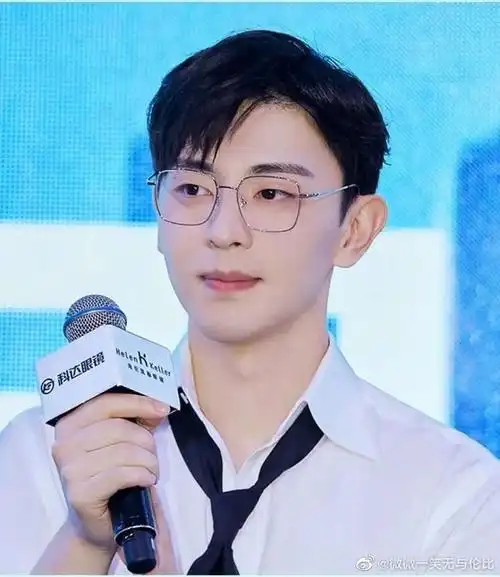 邓伦最好的时间刚好遇见你