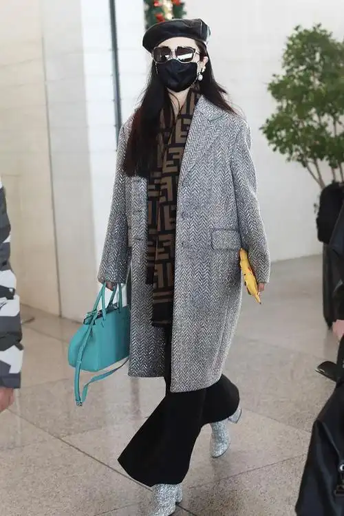 范冰冰最新私服好看到爆灰格子大衣配阔腿裤亮片靴时髦不用力