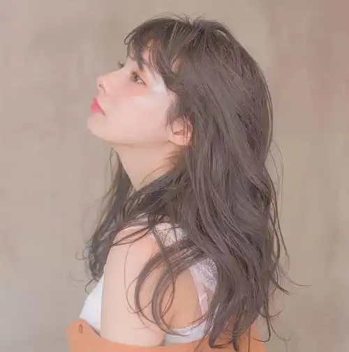 女神级中长发微卷