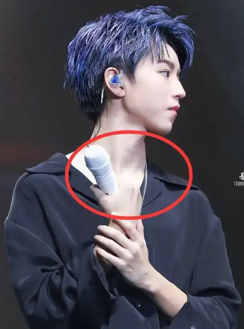 王俊凯有多瘦蝴蝶锁骨让女生看了羞愧粉丝想在上面游泳