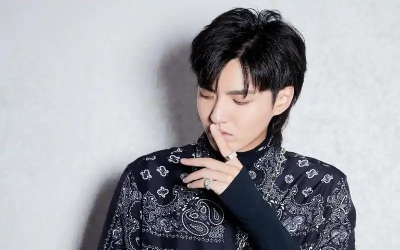 吴亦凡帅气写真