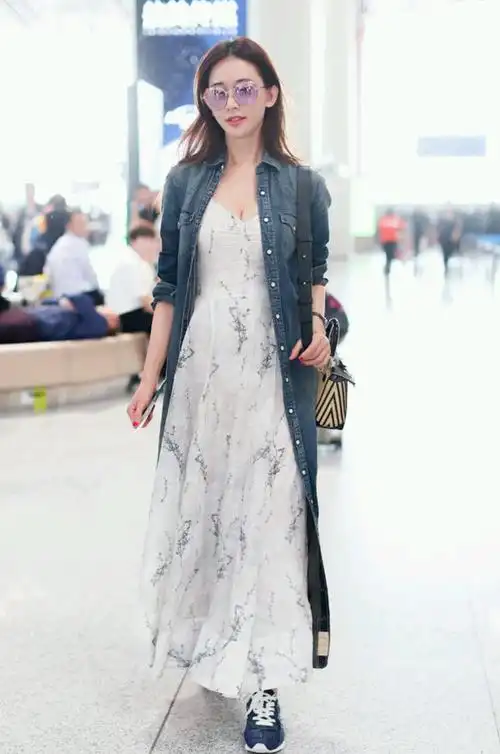 原创林志玲高调现身机场,一身套装穿搭元气满满,美得高级闪耀又仙气