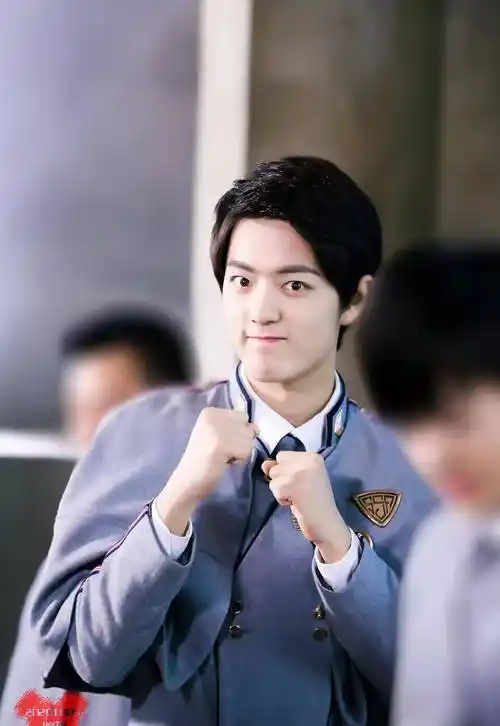 方也许妈粉的心头好,懵懂又傲娇,很有养成系既视感_肖战_夫人_见证