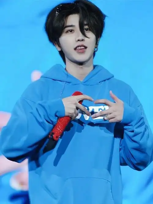 别叹气  520收获坤坤给你比心  [康乃馨]    #蔡徐坤