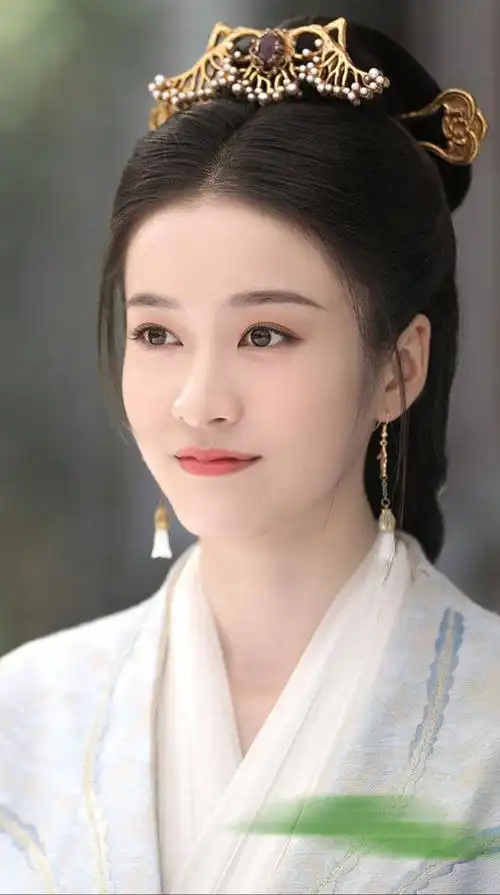 白发张雪迎容乐