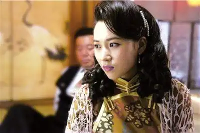 宁丹琳由学生妹变风情女