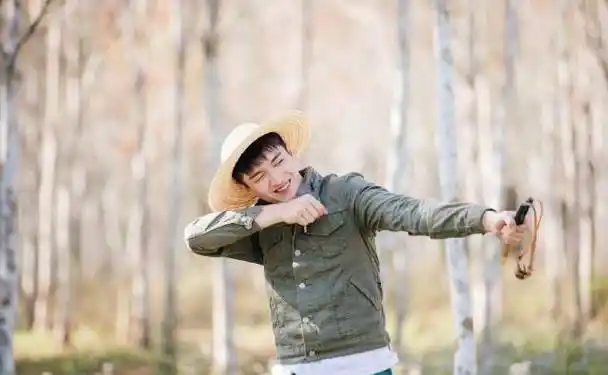 《哈哈农夫》上线,杨超越变身田里杨三姐,王源生火做饭技能满格_生活