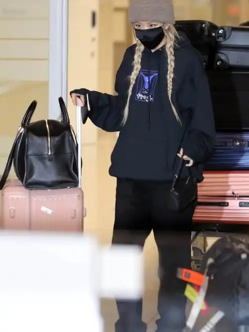 ros07[超话]##rose机场穿搭