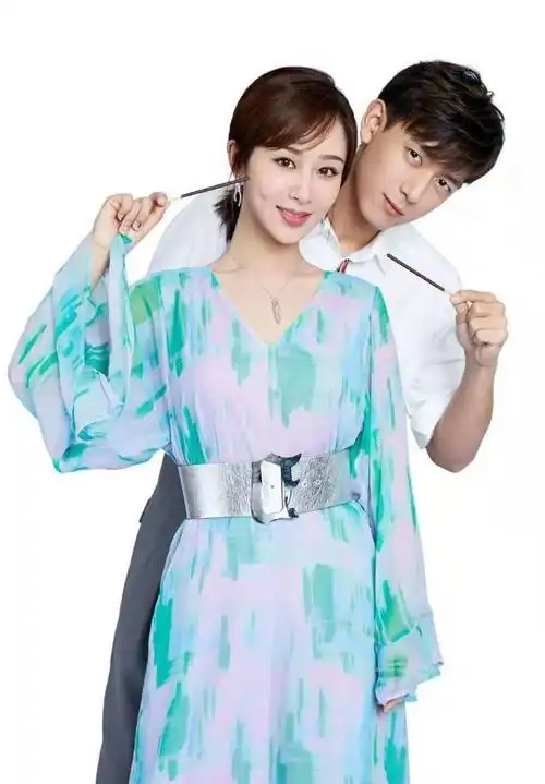 原创杨紫晒合照祝福李现生日,新晋荧幕cp,友情之上恋爱未满