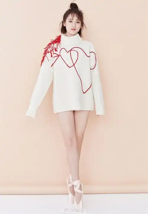 袁冰妍白t配短裙现身暴露一双纤细美腿网友少女感满分