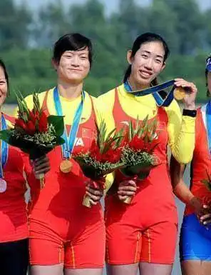 李颖的精彩人生:"儿子"是明星,女儿是冠军_金紫薇_成为了_妈妈