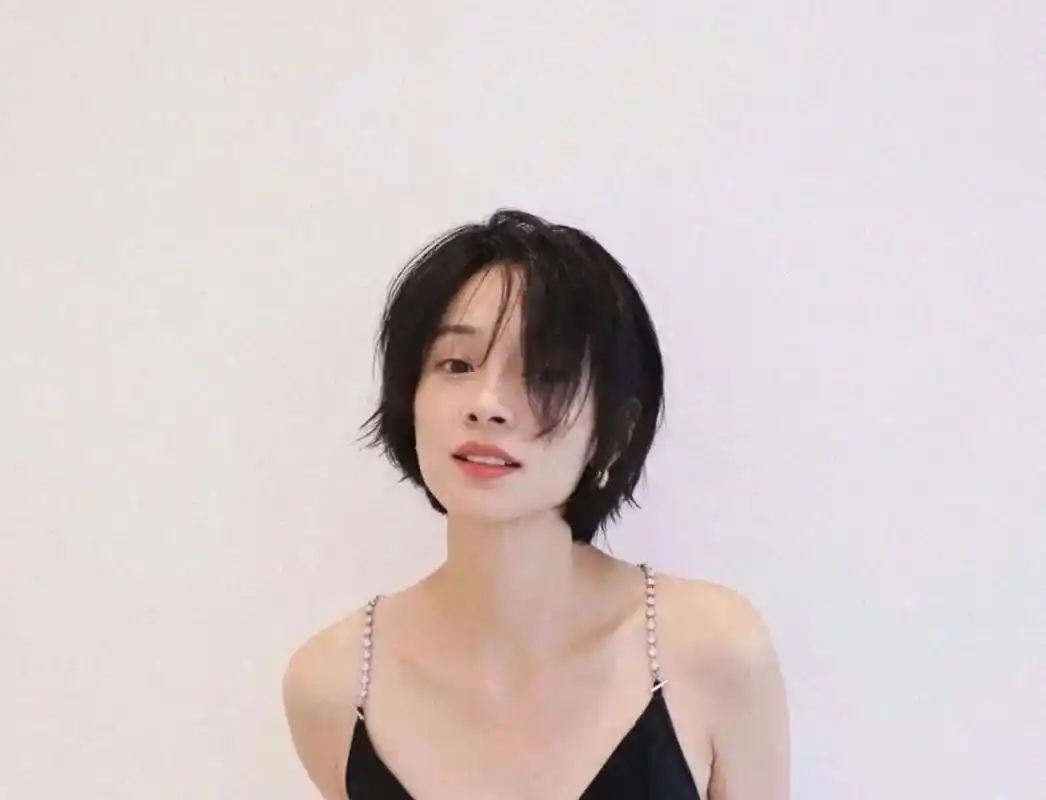 2023秋季新款发型 日系短发#女生超短发发型 2023秋季新款发型 日系