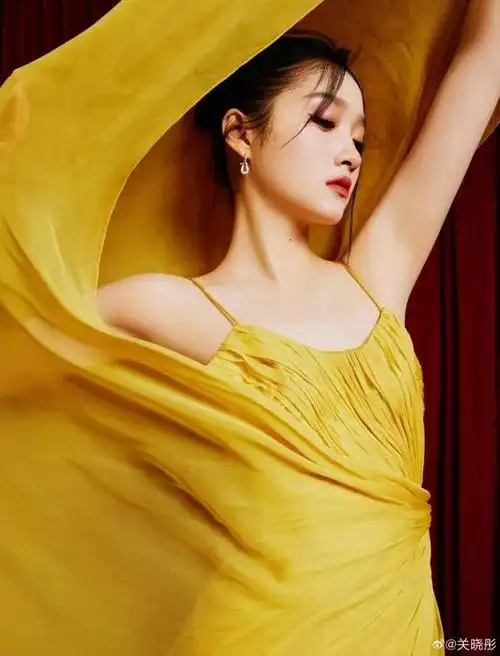 1,关晓彤的个人资料