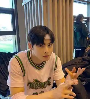 车银优最新路透重回颜值巅峰王一博被喊话学着点