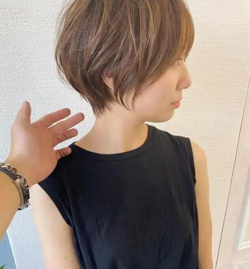 女人过了45发型这样剪洋气利落显年轻温婉时尚有气质