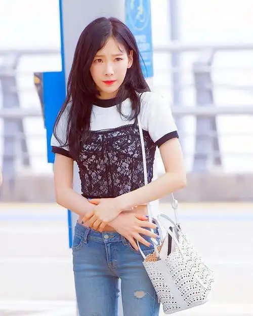 郑秀妍金泰妍名井南平井桃最新机场私服韩国女明星的甜美范儿