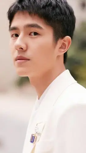 刘昊然帅气清新写真