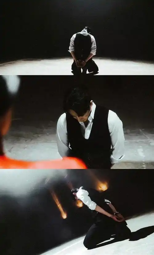 李洙赫0101正装手铐下跪谁懂