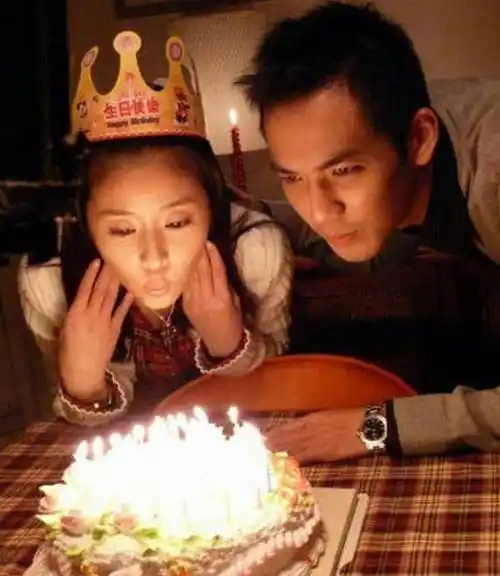 原创钟汉良妻子近照曝光藏了15年长成这样难怪至今不愿公开她