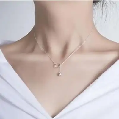 高冷御姐风女生锁骨部位图