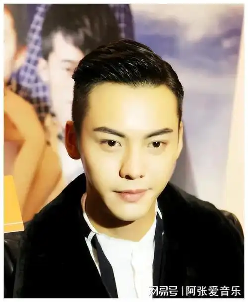 陈伟霆换了新发型,留背头的他突然发现不帅了,颜值下降