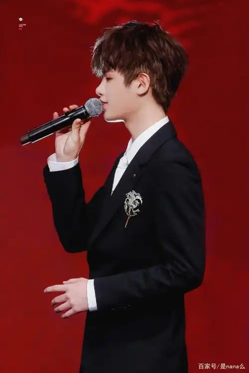 justin黄明昊奶萌酷帅侧颜大合集