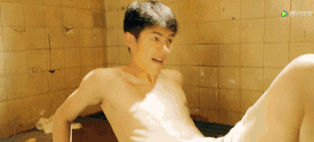 刘昊然穿黄裤子吊威亚,强大实力藏不住了!