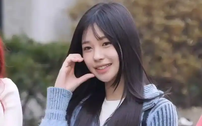 新生代女团weekly的jihan,清纯系可爱女孩#韩智效 #weekly #韩国女团