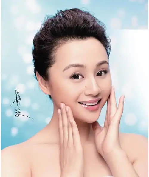 漂亮女艺人曹颖贴图专区华声论坛