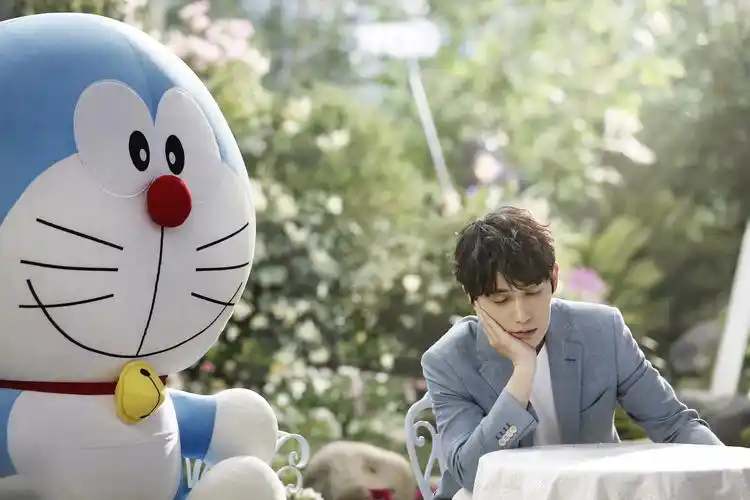 朱一龙和哆啦a梦1920x1280分辨率下载,朱一龙和哆啦a梦,高清图片,壁纸