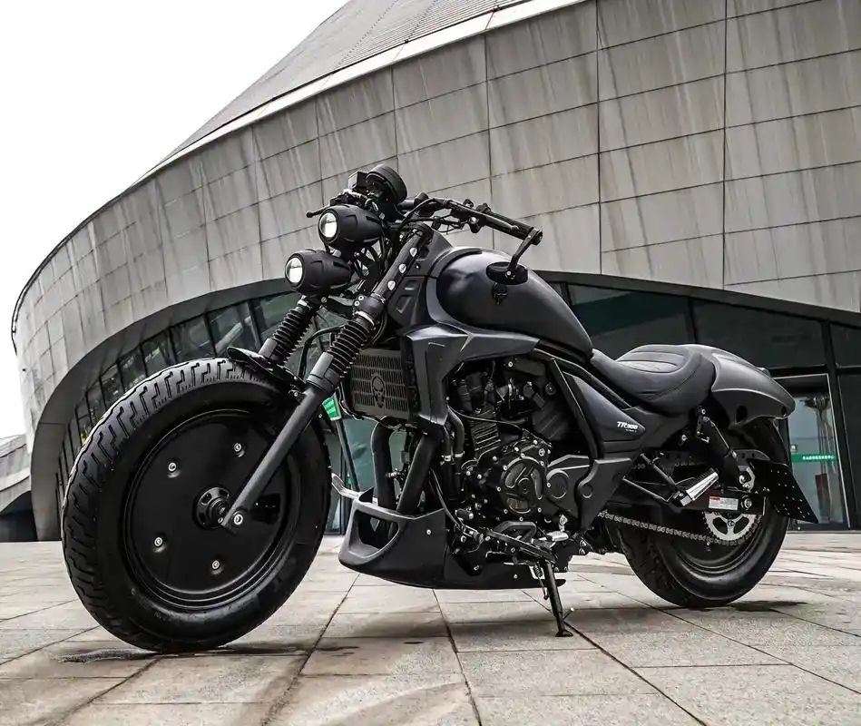 在一个禁摩的城市爱上了摩托车.