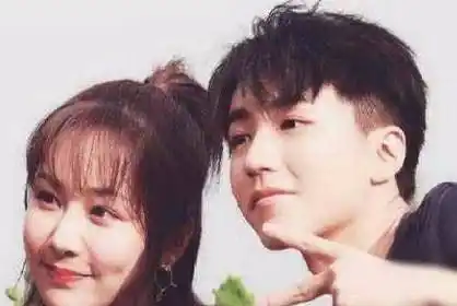 王俊凯粉丝好严格,疑因男方给杨紫庆生,引发大批粉丝脱粉.