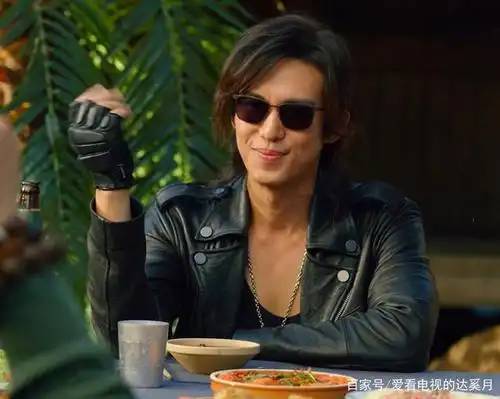 陈楚河饰演黑瞎子