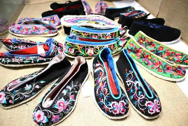 宝宝布鞋手工绣花图案老北京布鞋女鞋绣花